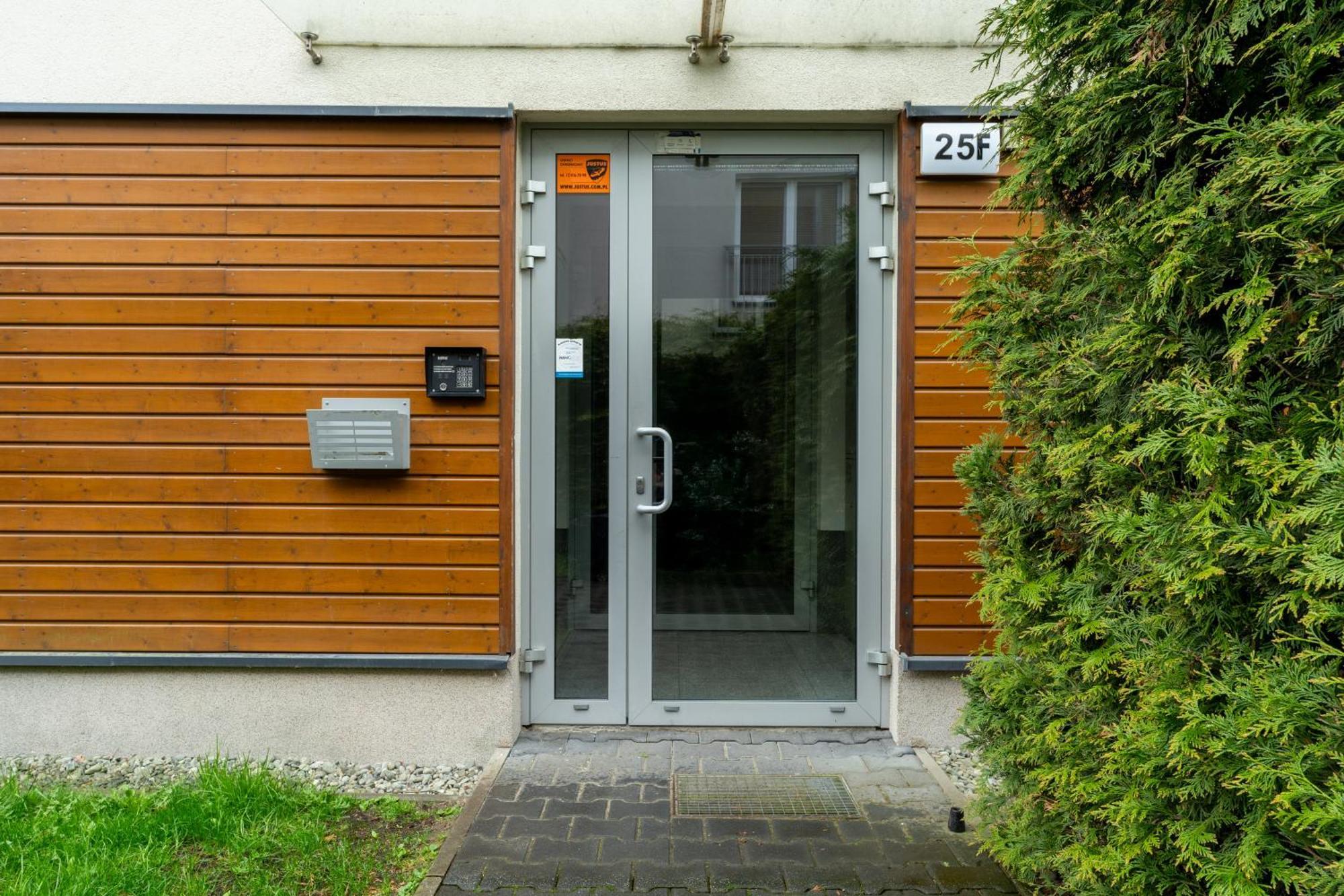 Bronowice Urban Zen Apartment Красков Екстериор снимка